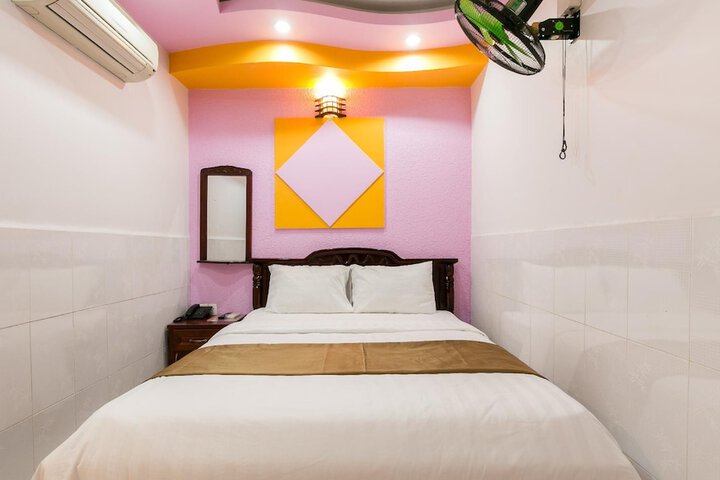 Room 18 of 27