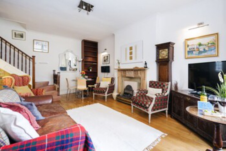 The Kensington Radley Mews SP1