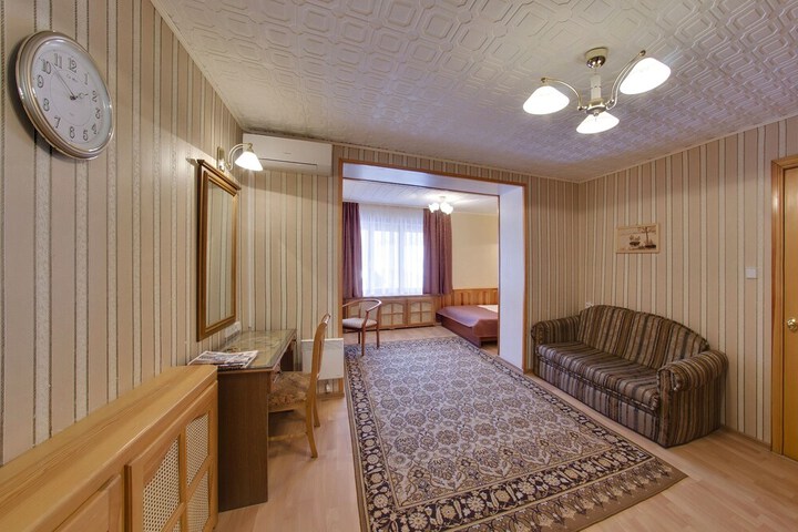 Room 5 of 32