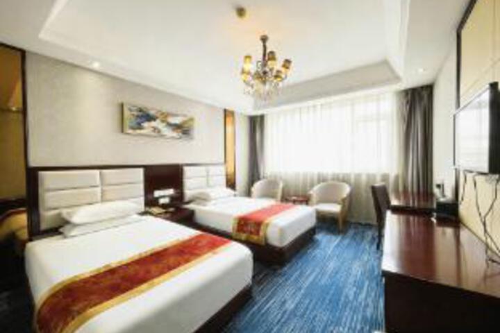 Room 16 of 18