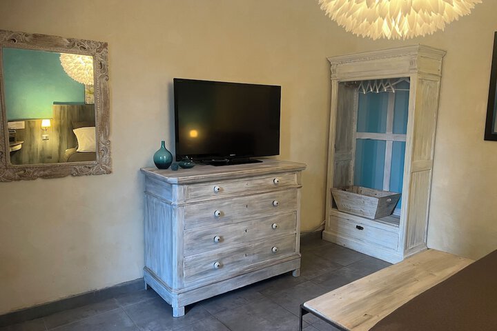 Room 12 of 17
