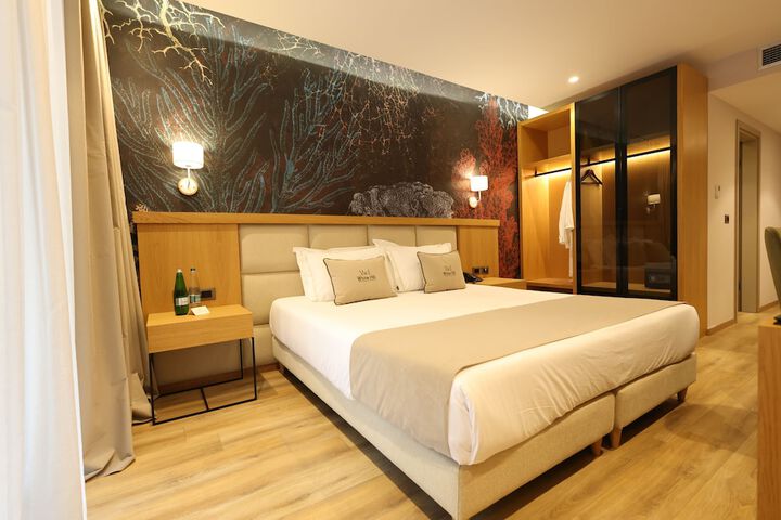 Room 47 of 136