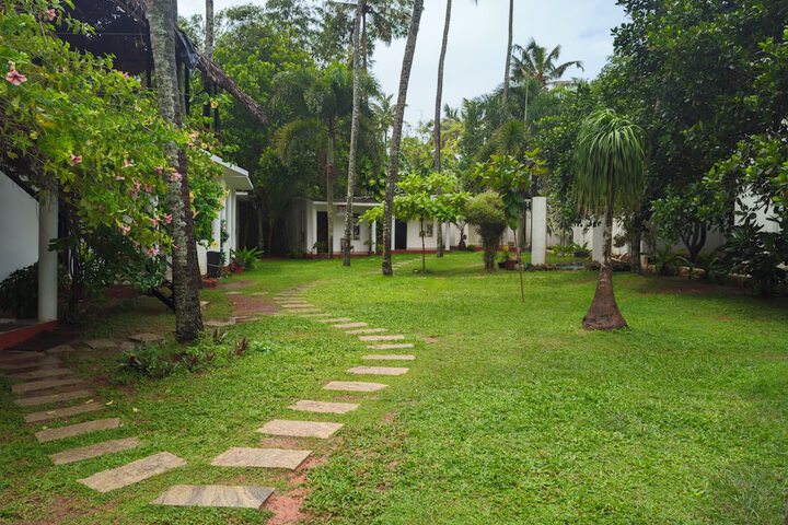 Hotel Exterior 44 of 45