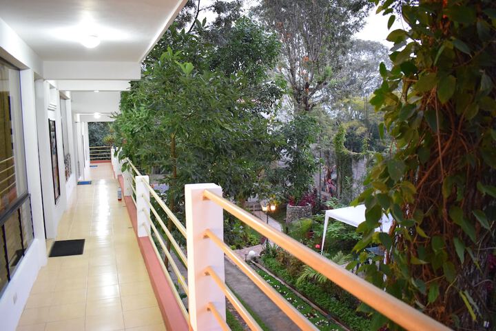 Ballroom/Hall 61 of 202