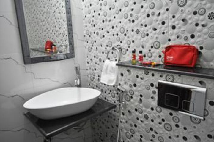 Room 3 of 21