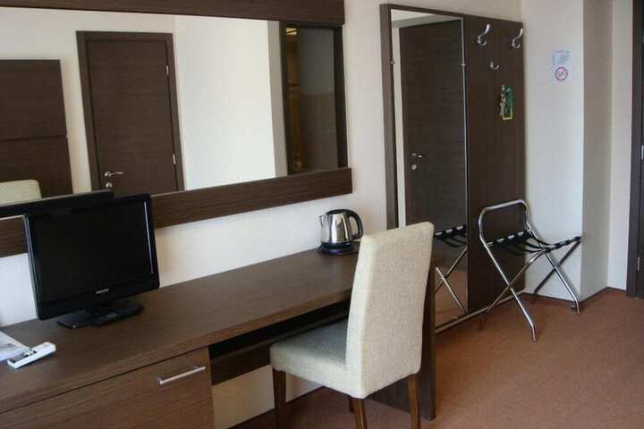 Room 15 of 64
