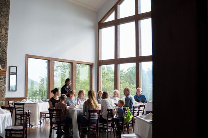 Dining 77 of 106