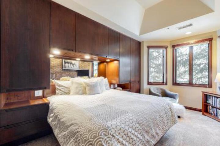 Room 42 of 45