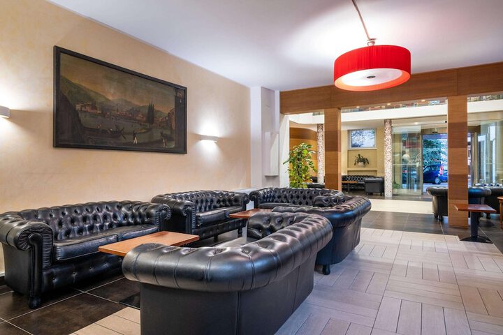 Entrance & Lobby