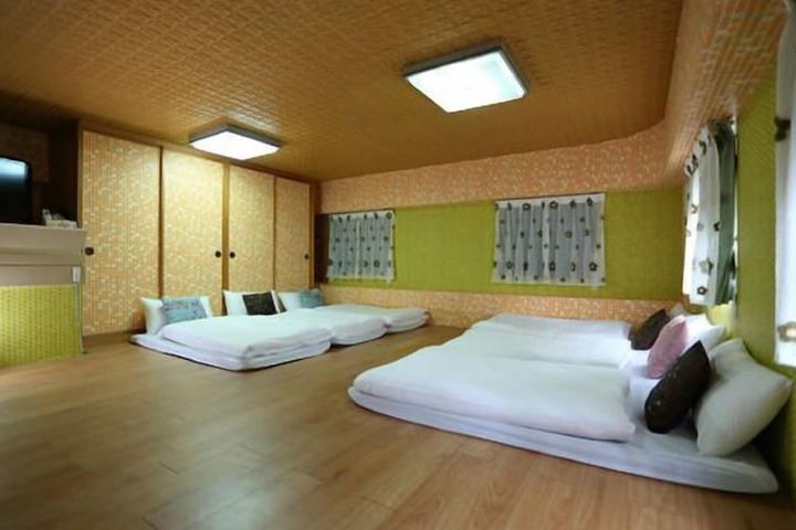Room 20 of 37
