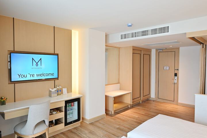Room 19 of 165
