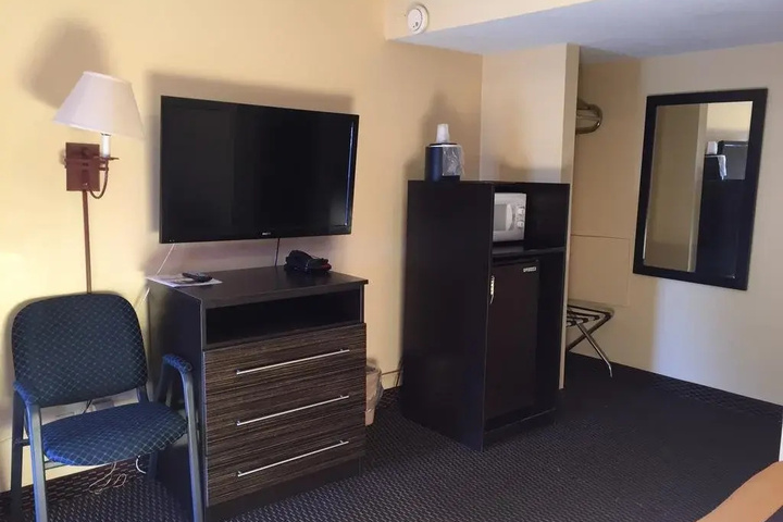 Room 7 of 13