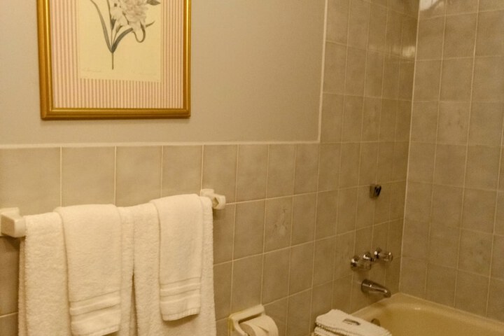 Room 72 of 183