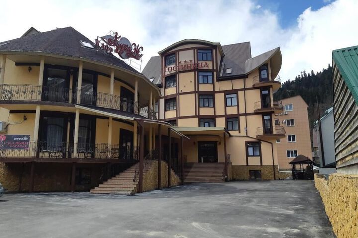 Kurazh Hotel