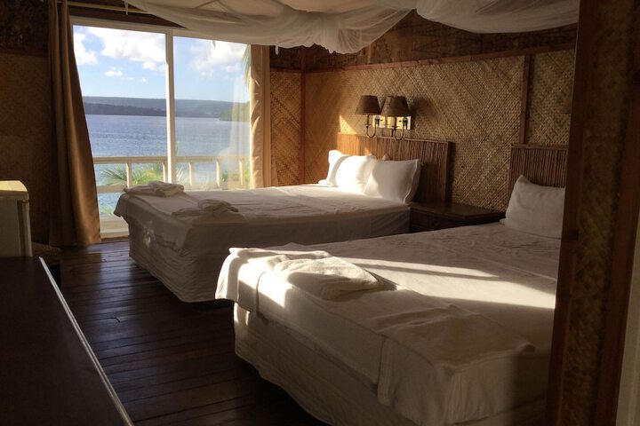 Room 8 of 34