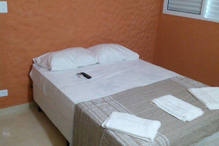 Room 3 of 28
