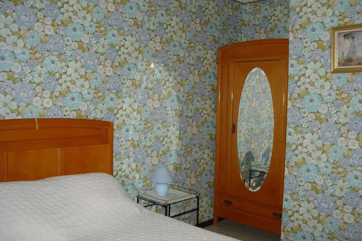 Room 4 of 11