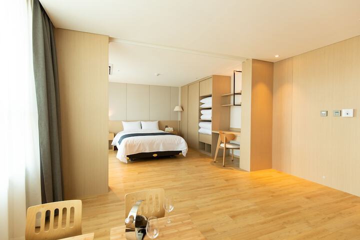 Room 26 of 61