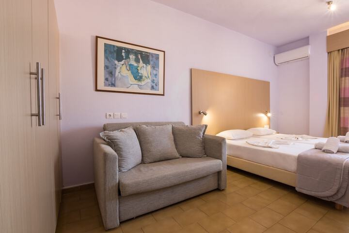 Room 15 of 80