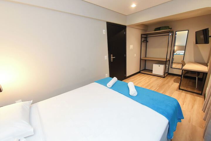 Room 13 of 96