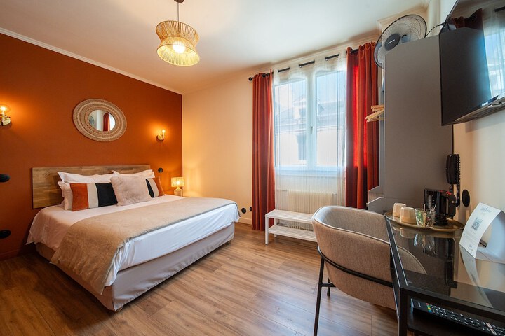 Room 48 of 103