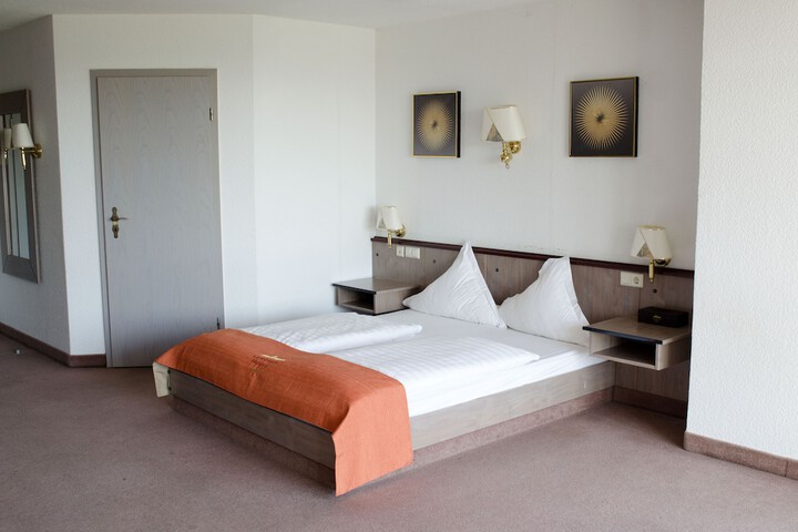 Room 15 of 55