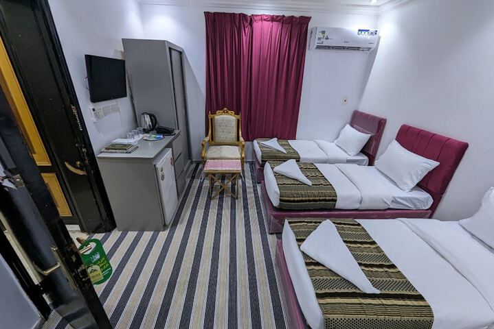 Room 3 of 8