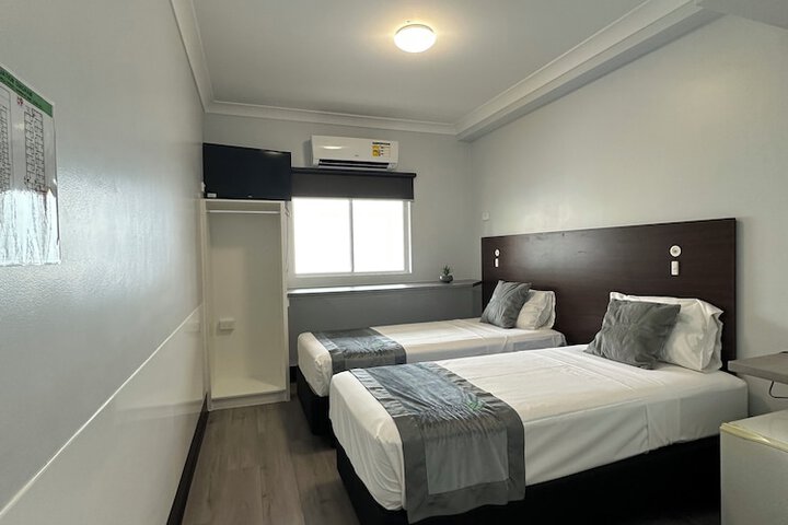 Room 5 of 19