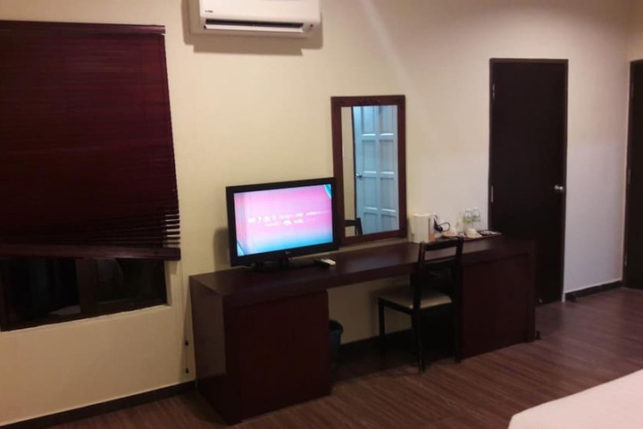 Room 28 of 61