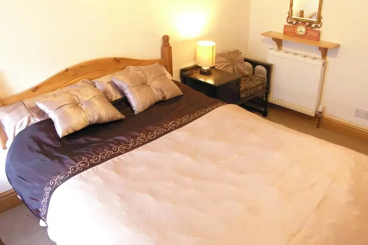 Room 3 of 9