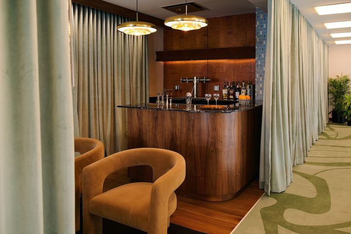 Lounge 59 of 72