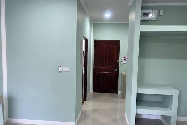 Room 18 of 43