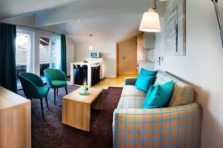 Room 15 of 50