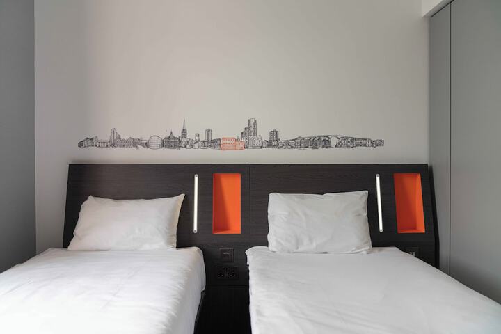 Room 7 of 47