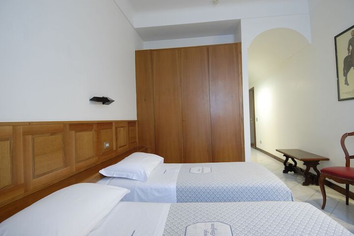 Room 11 of 65