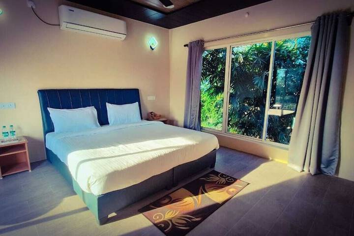 Room 8 of 20