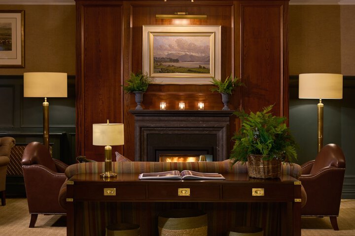 Entrance & Lobby