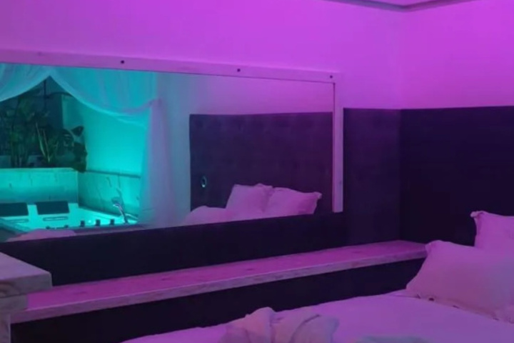 Room 3 of 6