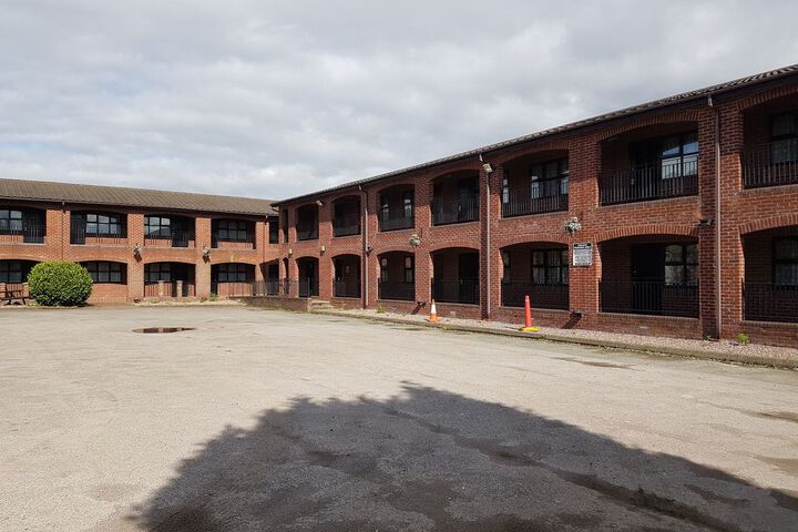 Hotel Exterior 28 of 28