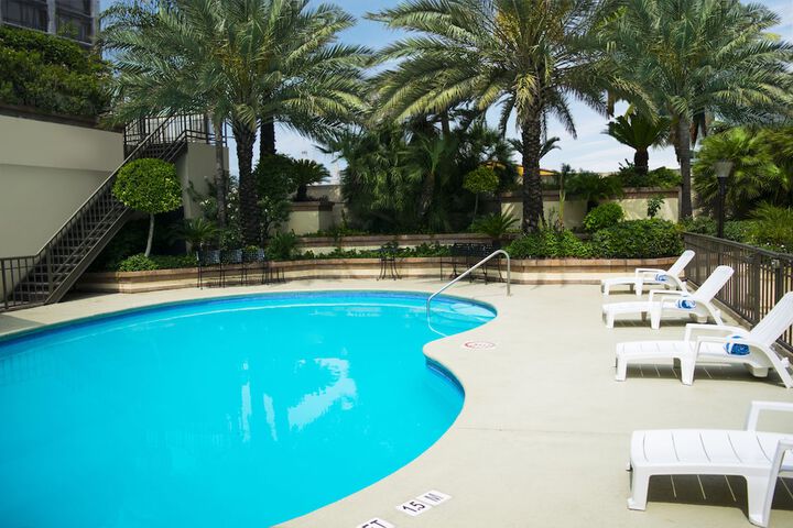 Pool Hotel