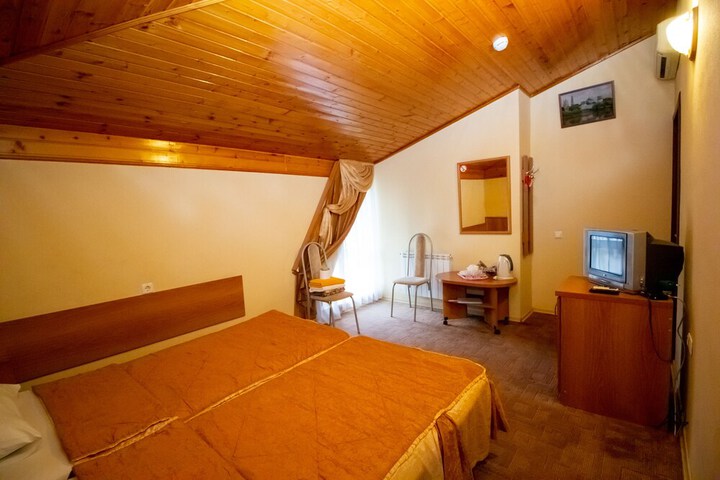 Room 15 of 129