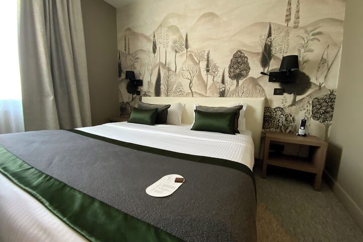 Room 14 of 66