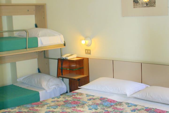 Room 6 of 46