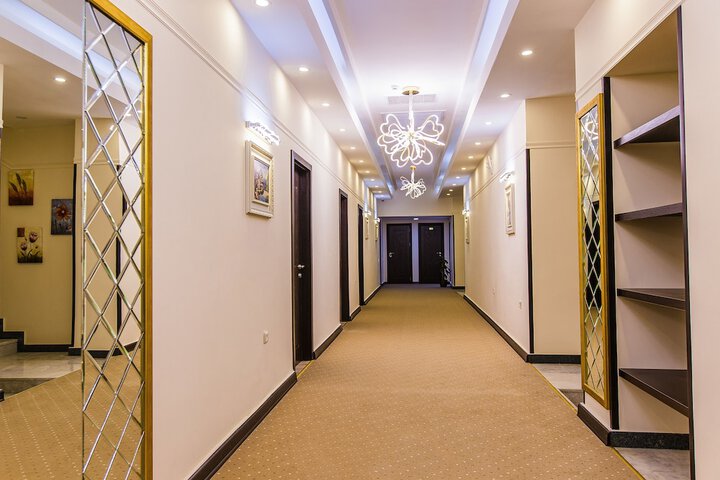 Ballroom/Hall 54 of 68