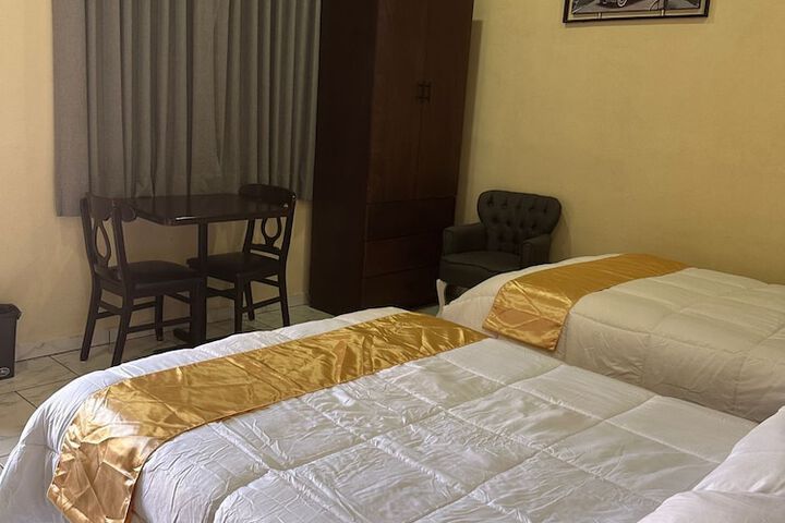 Room 8 of 40