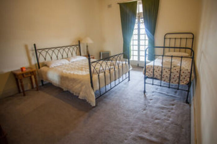Room 4 of 32