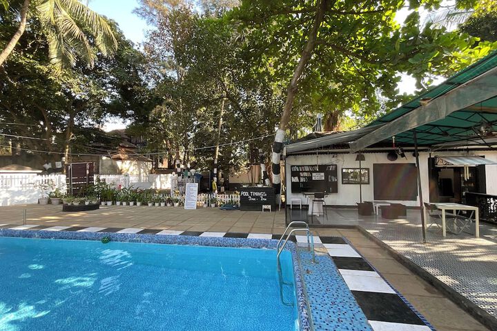 Pool 114 of 160