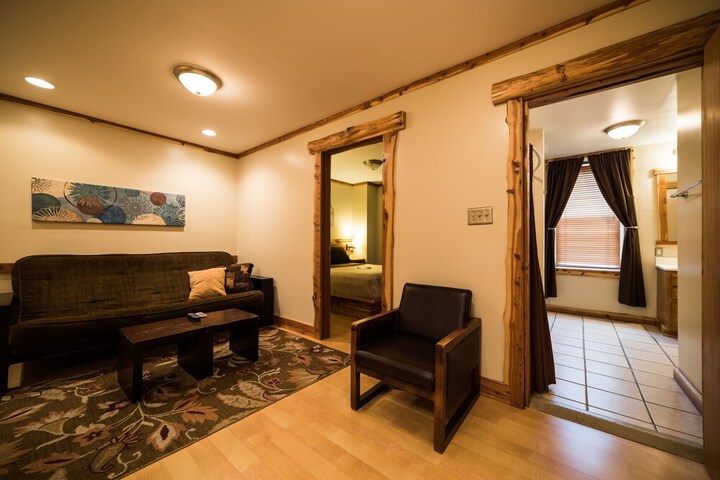 Room 41 of 68