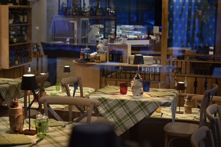 Dining 90 of 131