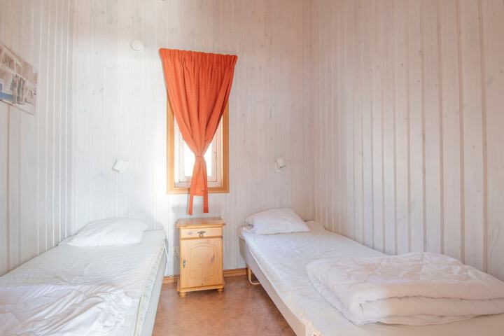 Room 6 of 70